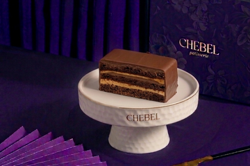 Viral London Chocolate and Salted Caramel Cake Slice