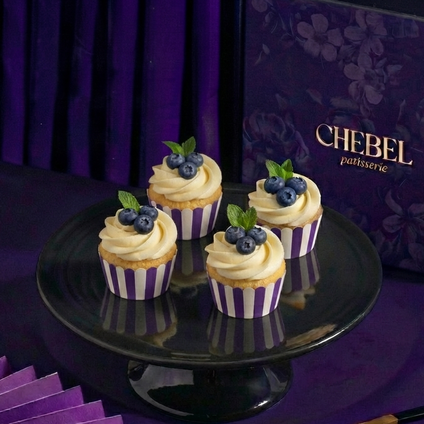 Vanilla Chantilly with Berries Cupcakes