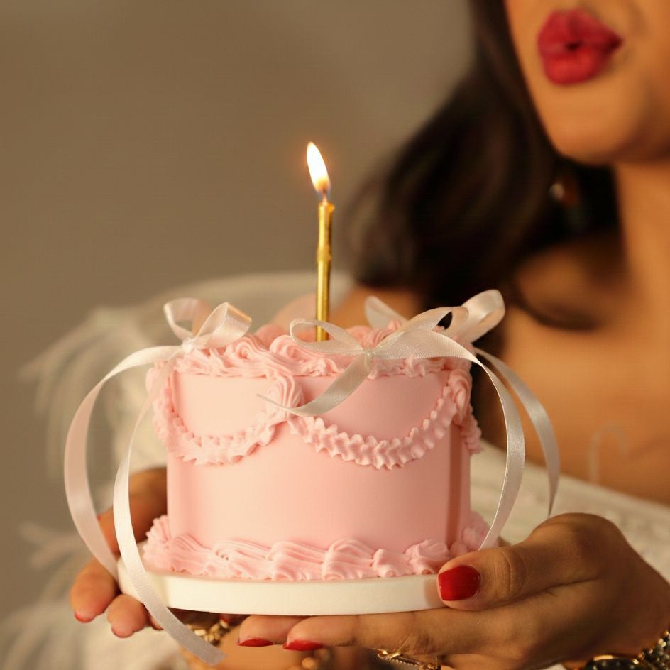 Edible Glitter Blow Cake with Ribbons - DIY