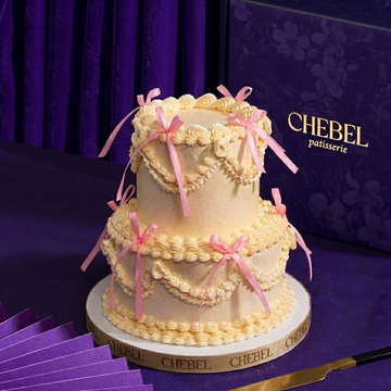 Vintage Buttercream Bow Cake